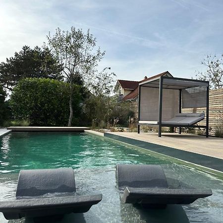 Stadtvilla Mit Pool Йештеттен Экстерьер фото