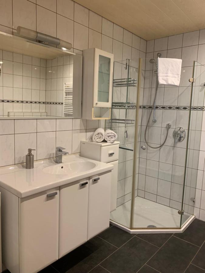 Stadtvilla Mit Pool Йештеттен Экстерьер фото